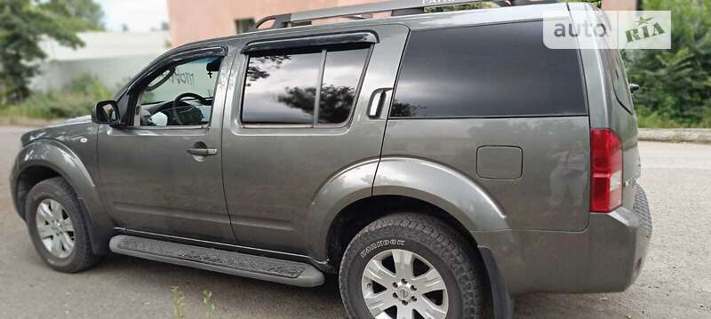 2005 nissan pathfinder