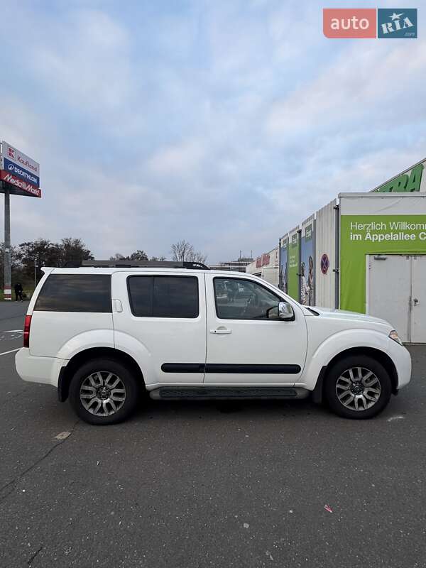 2010 nissan pathfinder