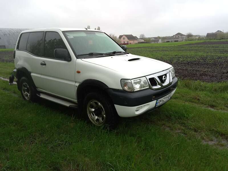 2006 nissan terrano