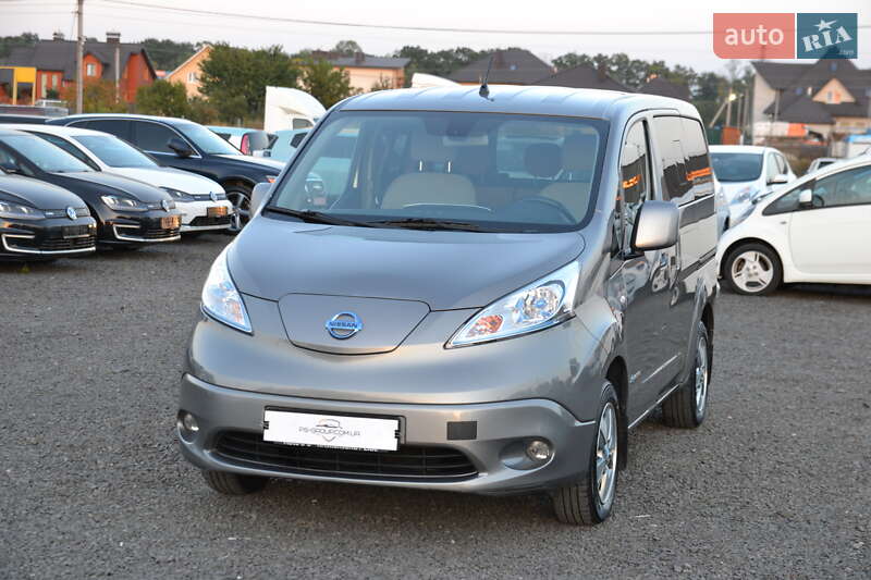 2014 nissan e-nv200