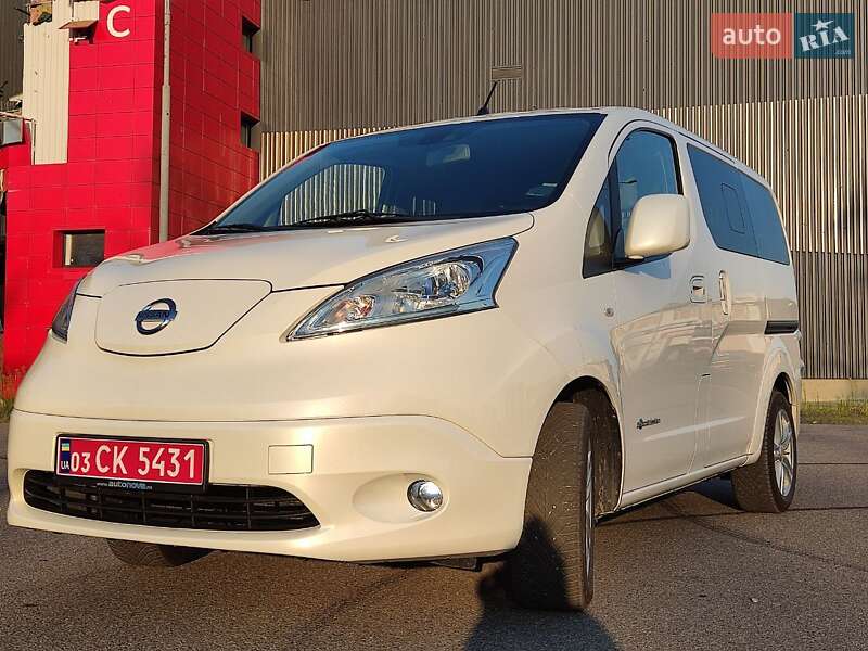 2015 nissan e-nv 200