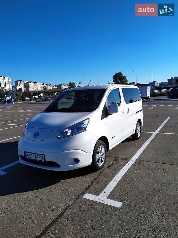 2016 nissan e-nv 200