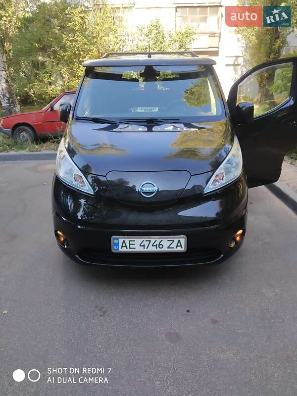 2017 nissan e-nv200