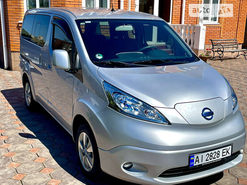 2018 nissan e-nv 200
