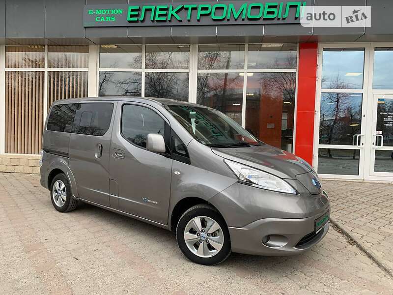 2018 nissan e-nv 200
