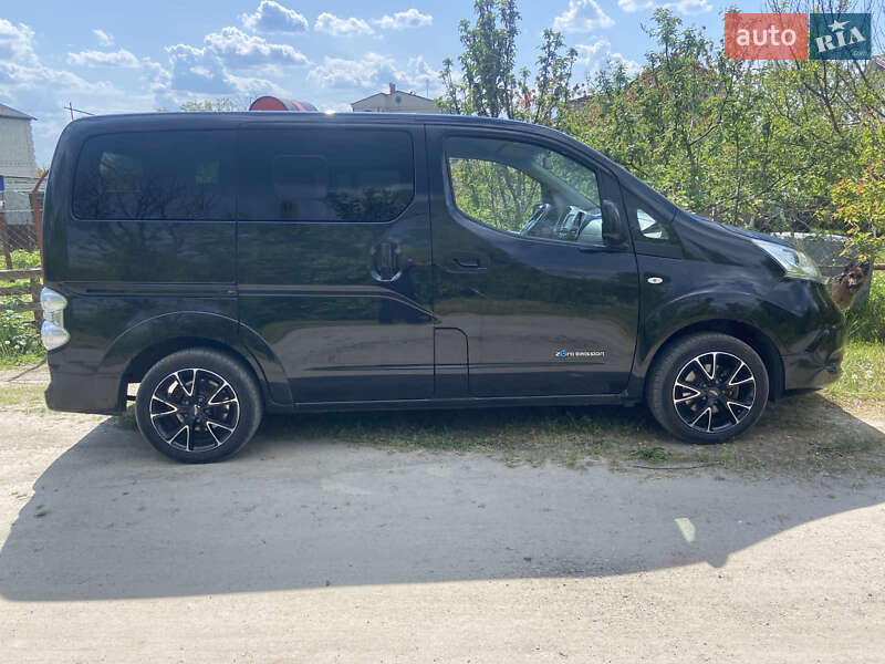 2019 nissan e-nv200