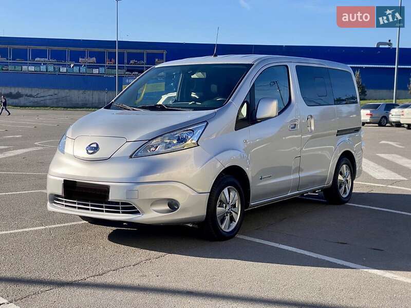 2018 nissan e-nv 200