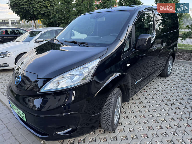 2018 nissan e-nv200