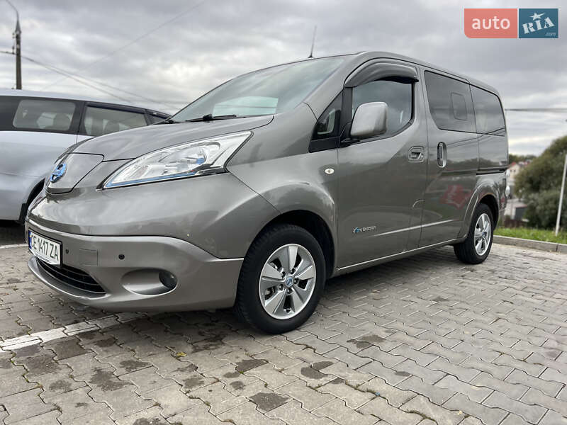 2018 nissan e-nv 200