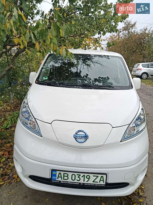 2019 nissan e-nv 200