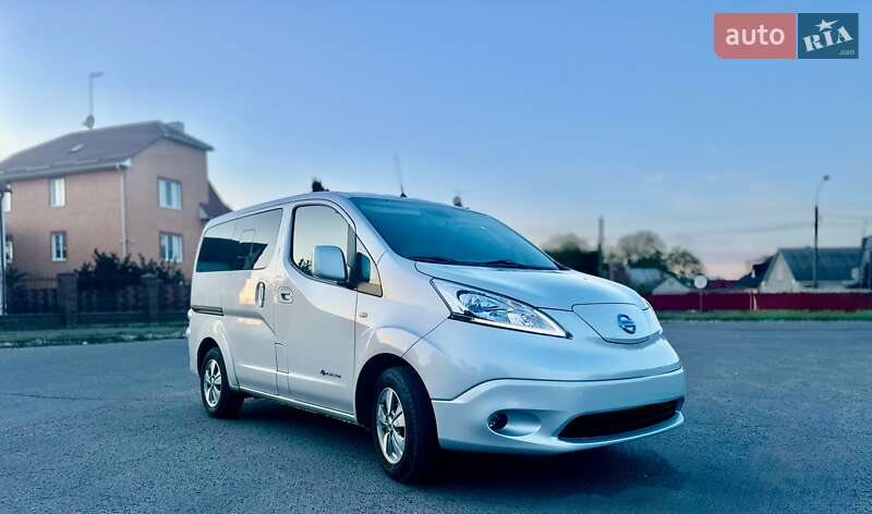 2019 nissan e-nv 200