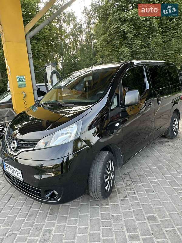2012 nissan nv 200