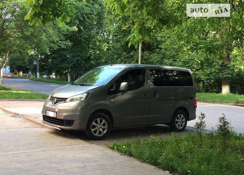 2014 nissan nv 200