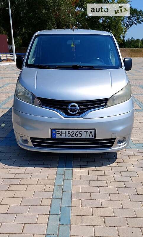 2015 nissan nv 200