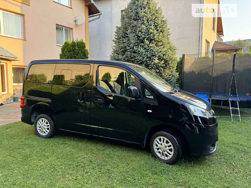 2015 nissan nv 200