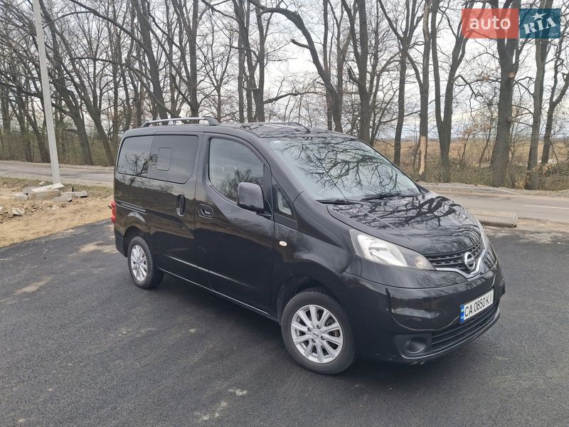 2016 nissan nv 200