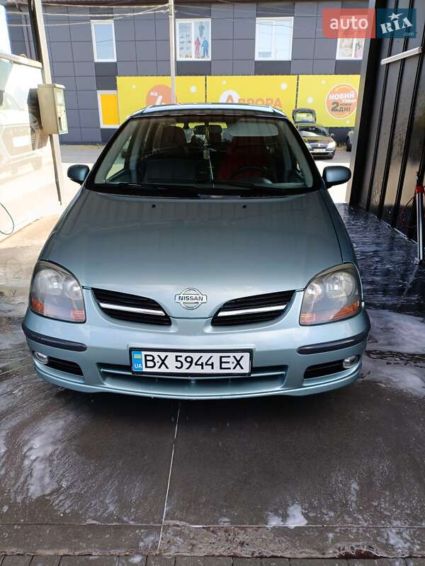 2001 nissan almera tino