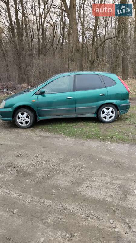 2001 nissan almera tino