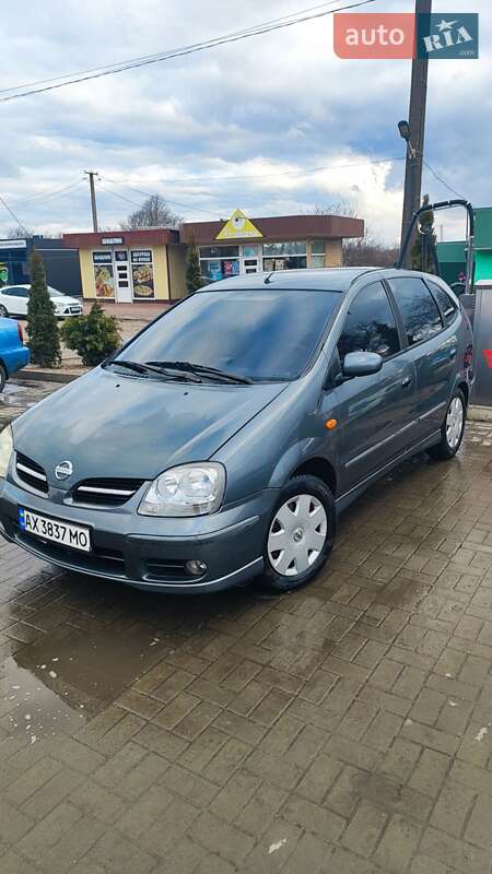 2005 nissan almera tino