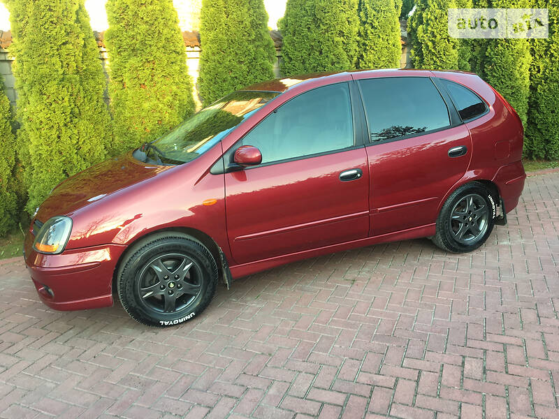 2001 nissan almera tino