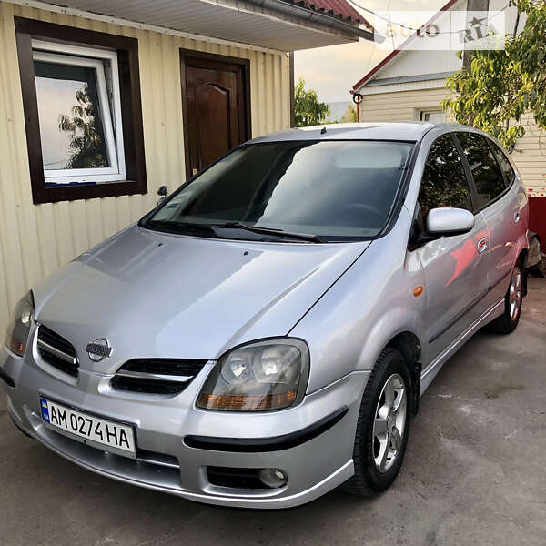 2002 nissan almera tino