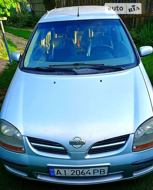 2002 nissan almera tino
