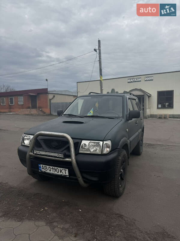 2000 nissan terrano
