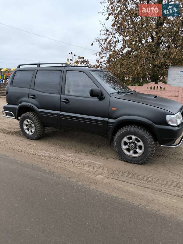 2001 nissan terrano
