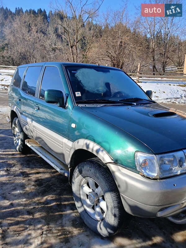 2001 nissan terrano