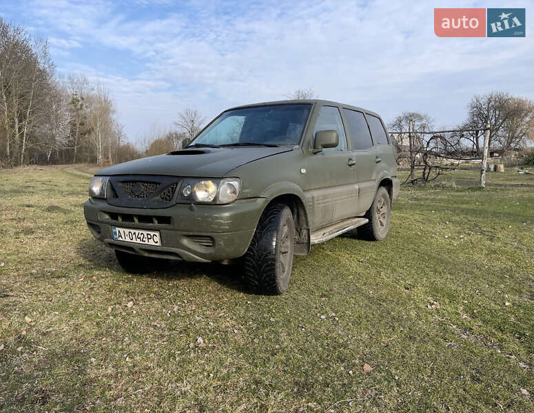 2003 nissan terrano