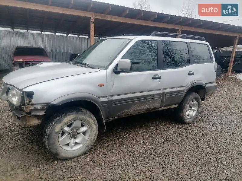 2002 nissan terrano
