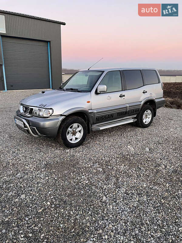 2002 nissan terrano