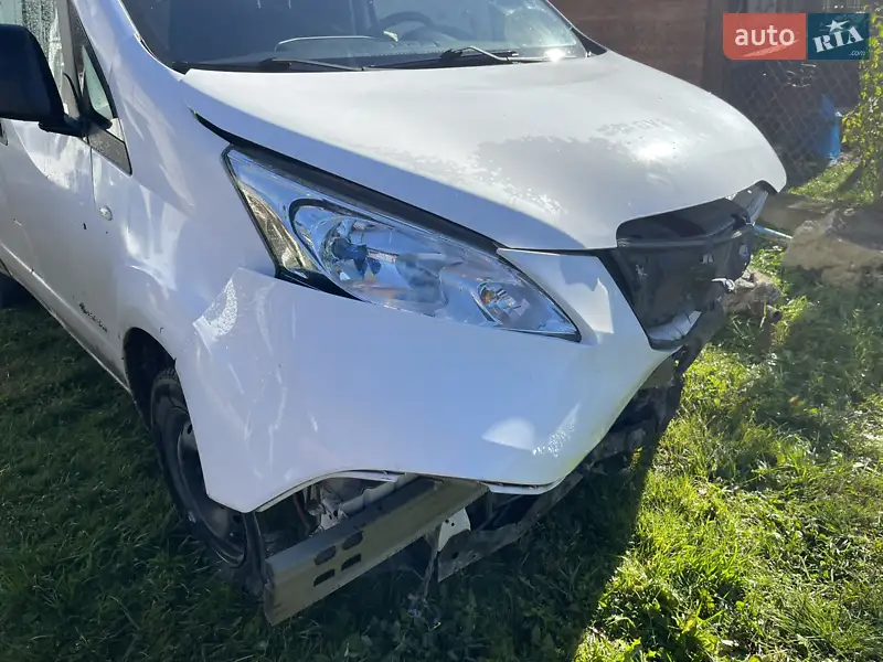 2017 nissan e-nv 200