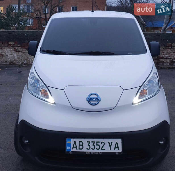 2019 nissan e-nv 200