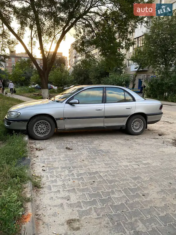 1995 opel omega