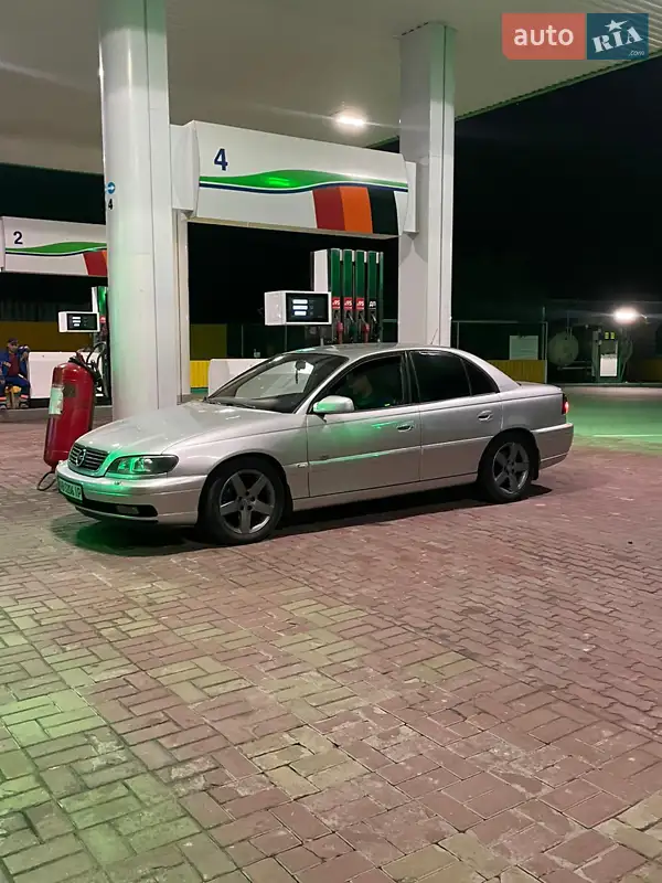 2002 opel omega