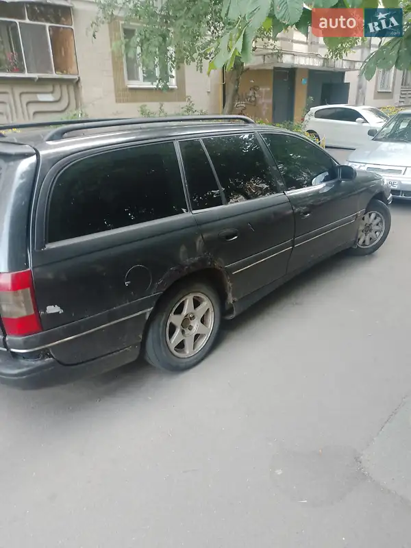 1996 opel omega