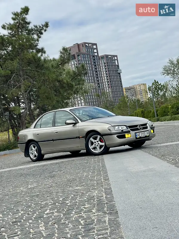 1996 opel omega