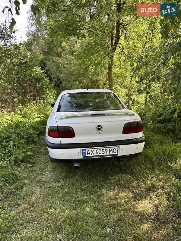 1995 opel omega