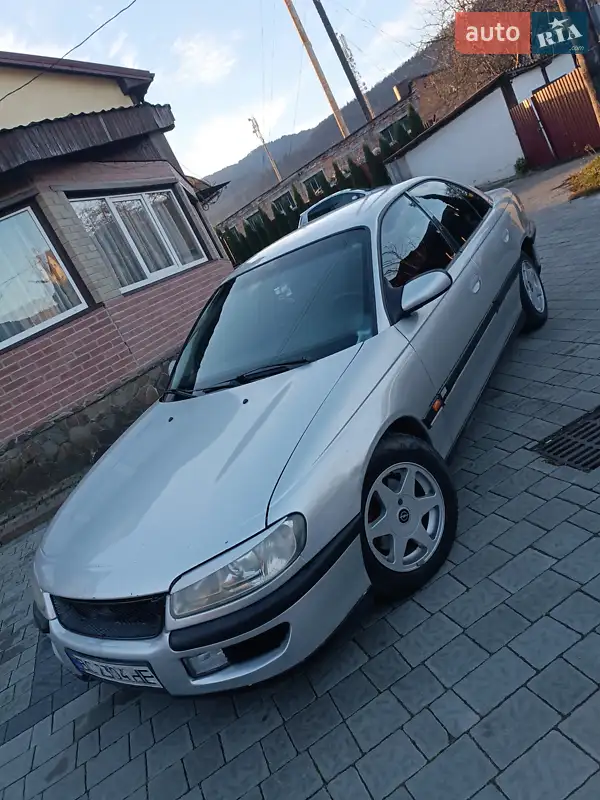 1995 opel omega