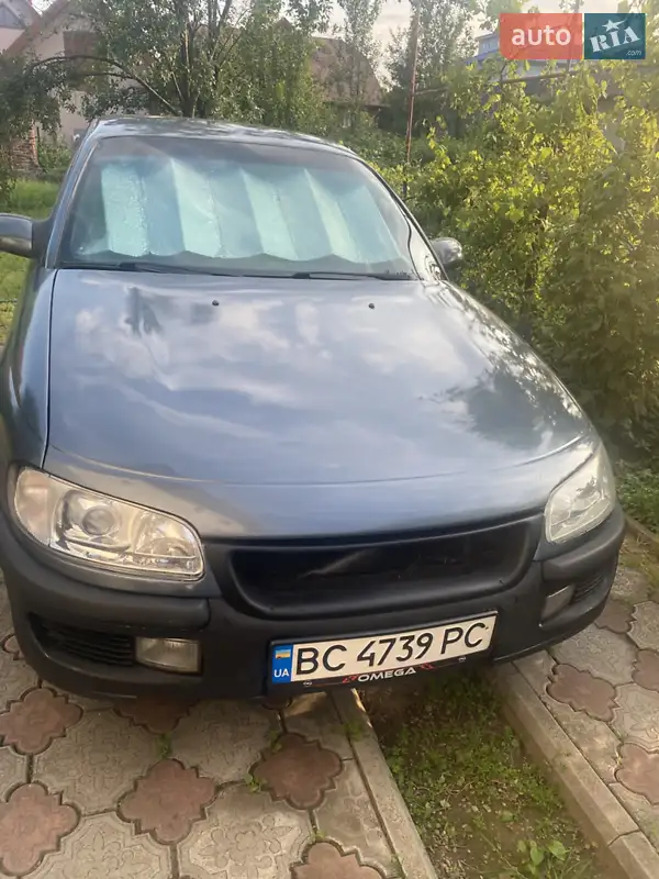 1995 opel omega