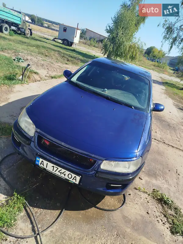 1996 opel omega