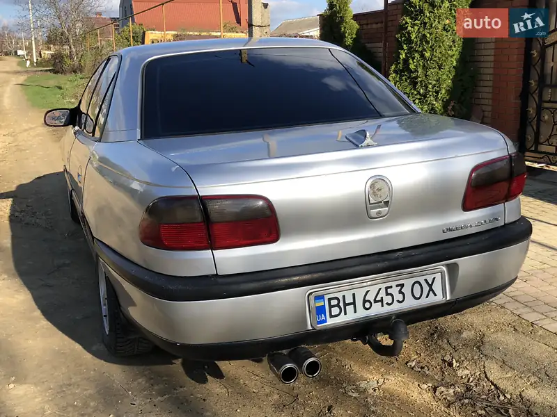 1997 opel omega