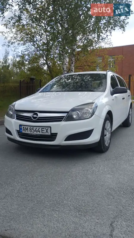 2011 opel astra