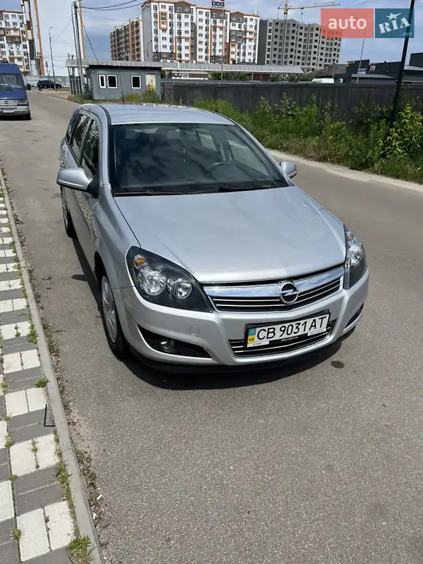 2011 opel astra