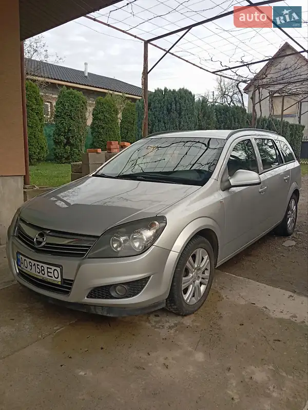 2012 opel astra