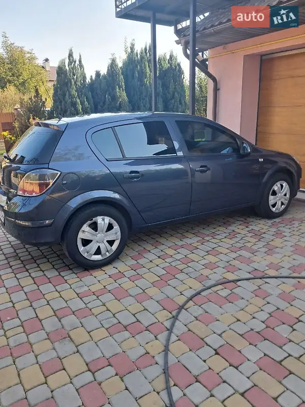 2011 opel astra