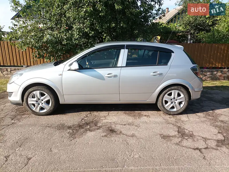 2011 opel astra