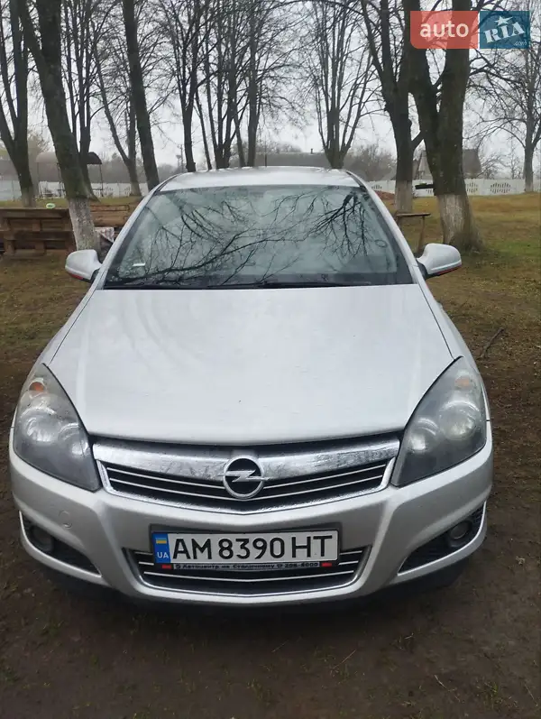 2012 opel astra
