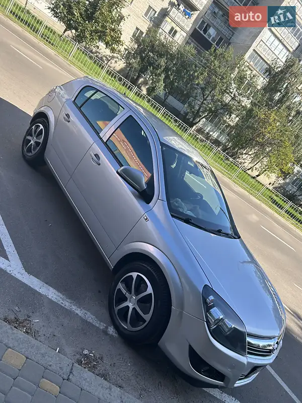 2012 opel astra